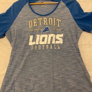 Detroit Lions long sleeve tshirt!  Woman’s XL. Measurements in pics!